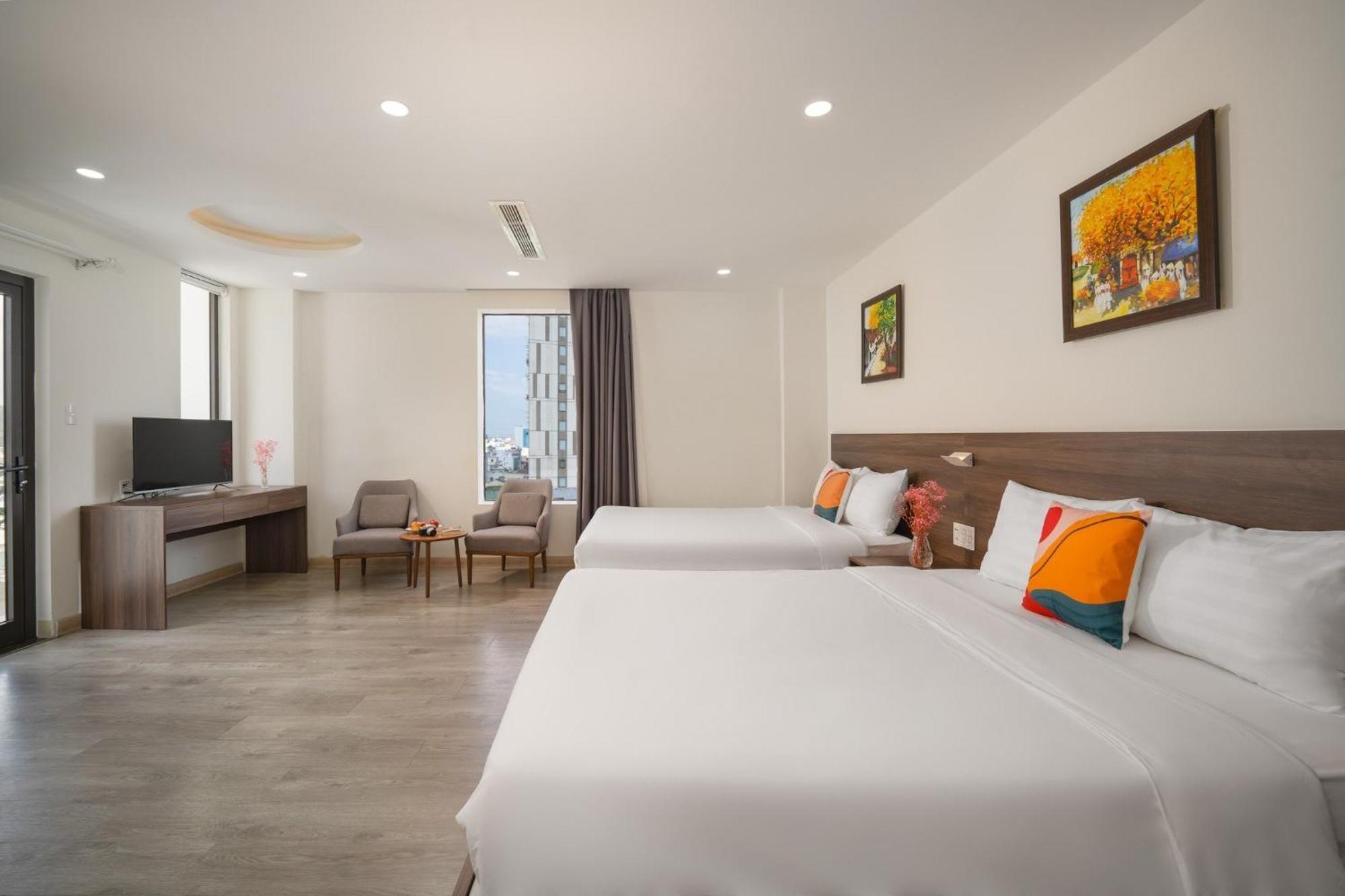 Mira Grand Hotel Куинён Экстерьер фото