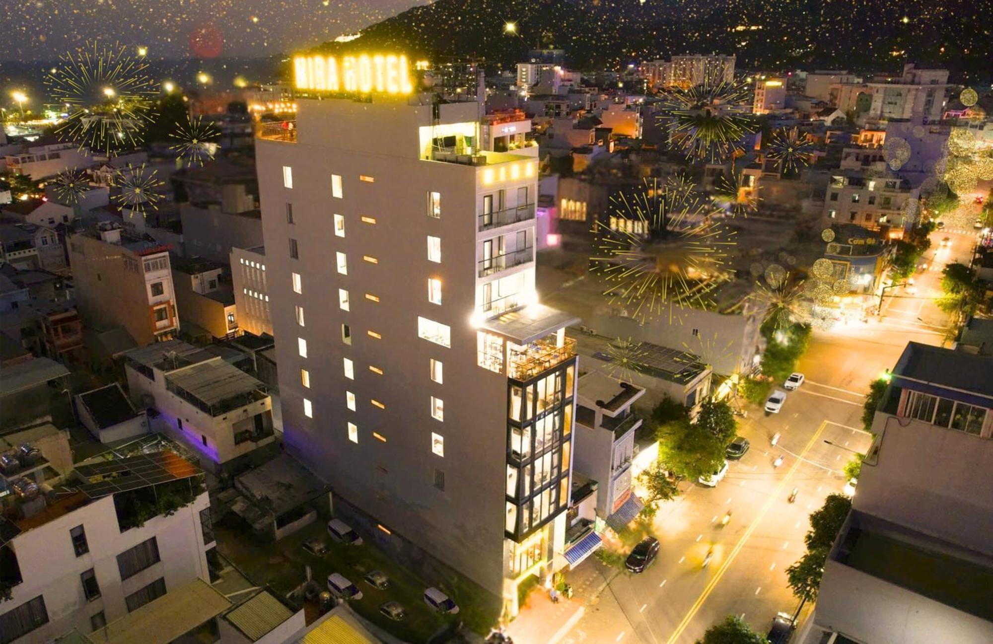 Mira Grand Hotel Куинён Экстерьер фото